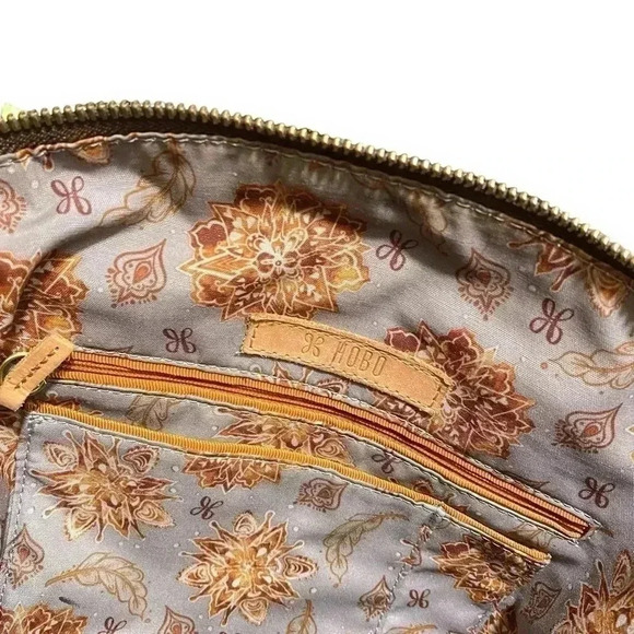 Hobo- Large Elegant Black Women's Tote Bag - Picture 8 of 11